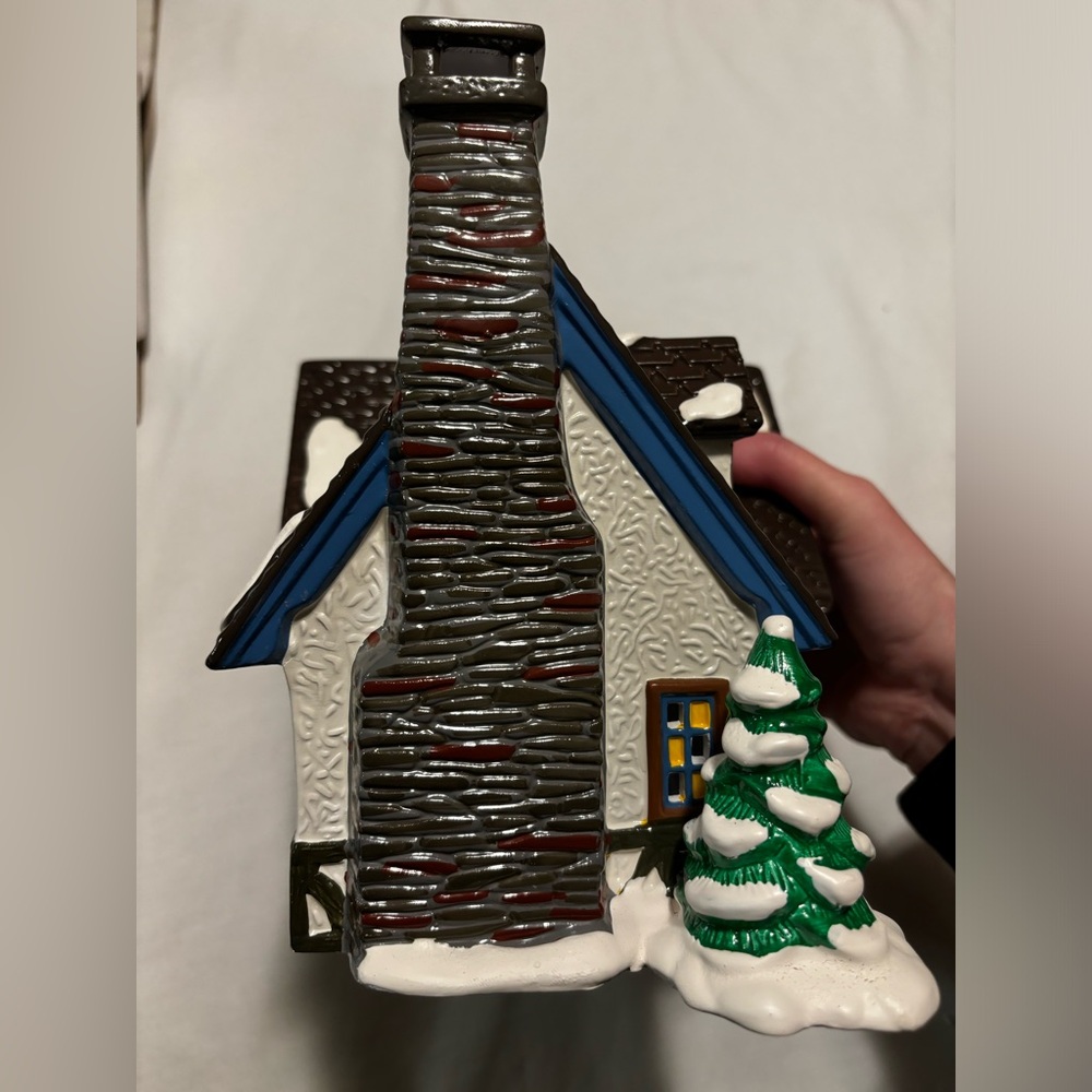 Dept. 56 Snow Village Skate & Ski Shop, circa 1994 - Picture 6 of 9